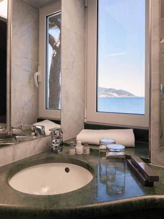 Double Room with Sea View,1586111803:JPEG