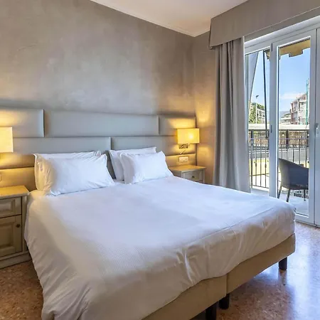B&B HOTEL Diano Marina Palace-2